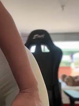 LINDA PATTY94 online show from 02-19-25, 04:00