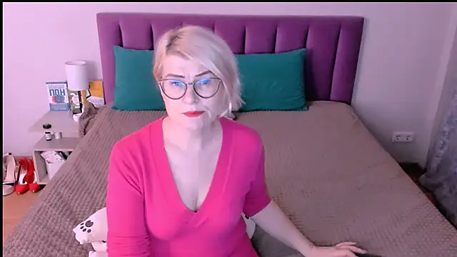 sabrinamacmarren online show from 11-13-25, 03:22