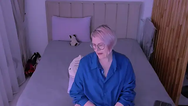 sabrinamacmarren online show from 03-21-26, 08:45