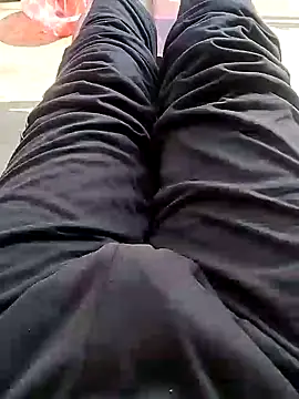Snapshot of bigh96dik chatting on 12-29-24, 07:39 bigh96dik online show from 12-29-24, 07:39