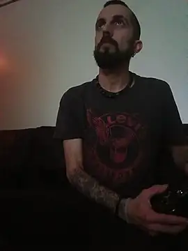 Snapshot of DespisedStallion chatting on 10-09-25, 04:43 DespisedStallion online show from 10-09-25, 04:43