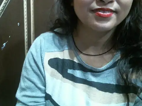 Snapshot of UrsMansi chatting on 12-03-24, 04:25 UrsMansi online show from 12-03-24, 04:25