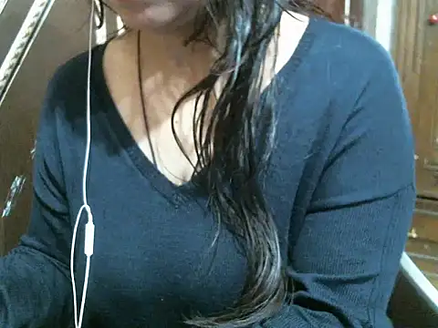 Snapshot of UrsMansi chatting on 12-05-24, 07:38 UrsMansi online show from 12-05-24, 07:38