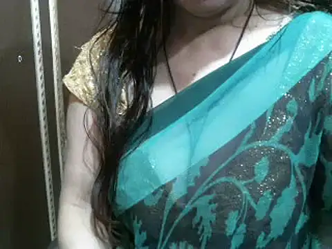 Snapshot of UrsMansi chatting on 12-06-24, 07:12 UrsMansi online show from 12-06-24, 07:12