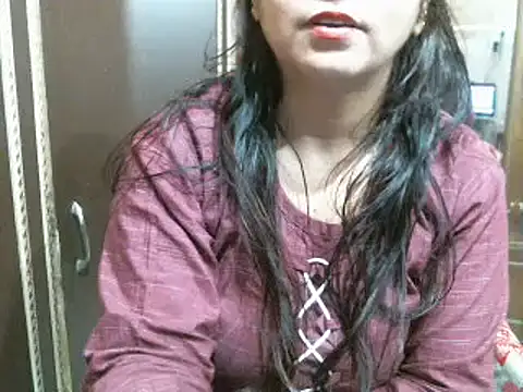 Snapshot of UrsMansi chatting on 12-07-24, 06:21 UrsMansi online show from 12-07-24, 06:21