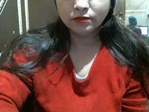 Snapshot of UrsMansi chatting on 12-11-24, 06:04 UrsMansi online show from 12-11-24, 06:04