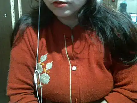 Snapshot of UrsMansi chatting on 12-23-24, 04:22 UrsMansi online show from 12-23-24, 04:22