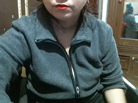 Snapshot of UrsMansi chatting on 01-05-25, 04:14 UrsMansi online show from 01-05-25, 04:14