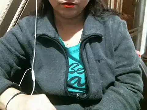 Snapshot of UrsMansi chatting on 01-08-25, 05:27 UrsMansi online show from 01-08-25, 05:27