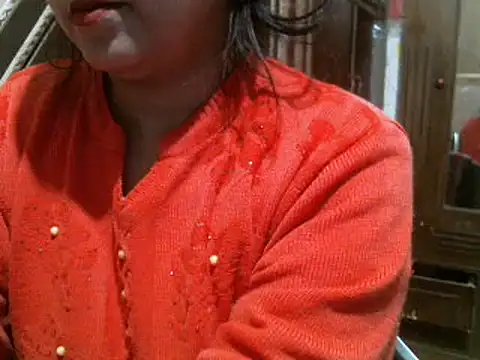 Snapshot of UrsMansi chatting on 01-16-25, 04:49 UrsMansi online show from 01-16-25, 04:49