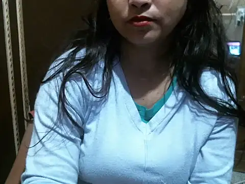 Snapshot of UrsMansi chatting on 02-06-25, 05:35 UrsMansi online show from 02-06-25, 05:35