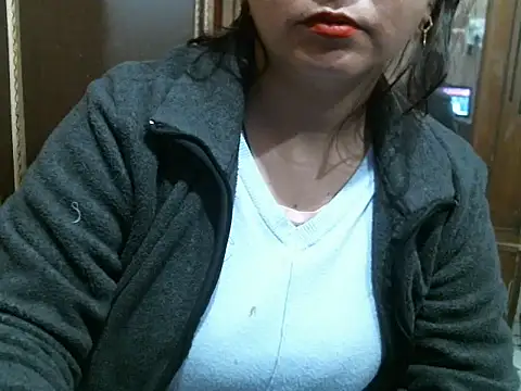 Snapshot of UrsMansi chatting on 02-10-25, 04:30 UrsMansi online show from 02-10-25, 04:30