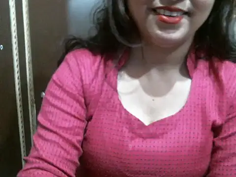 Snapshot of UrsMansi chatting on 02-15-25, 06:44 UrsMansi online show from 02-15-25, 06:44