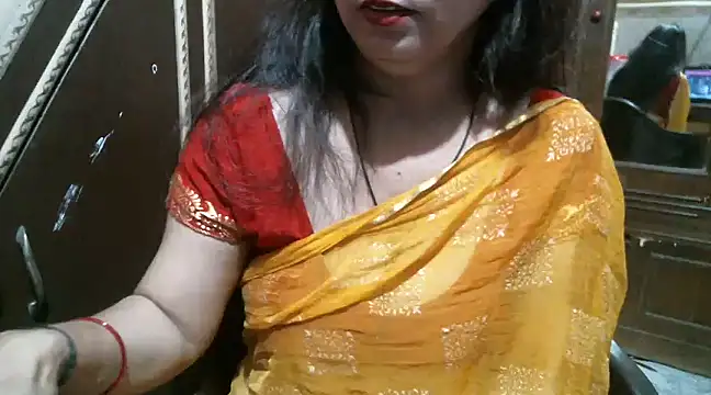 Snapshot of UrsMansi chatting on 03-08-25, 04:45 UrsMansi online show from 03-08-25, 04:45