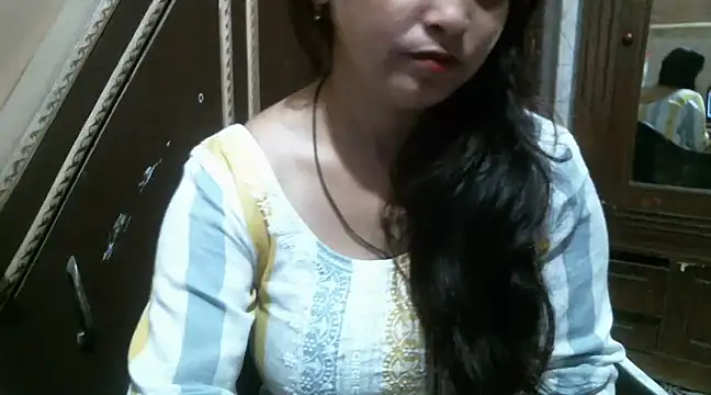 Snapshot of UrsMansi chatting on 03-21-25, 04:28 UrsMansi online show from 03-21-25, 04:28