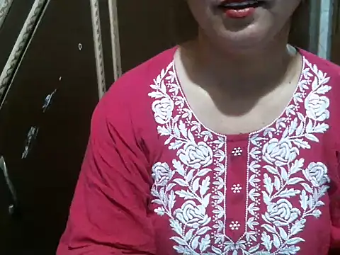 Snapshot of UrsMansi chatting on 09-25-25, 06:17 UrsMansi online show from 09-25-25, 06:17