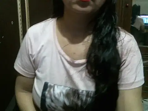 Snapshot of UrsMansi chatting on 10-06-25, 08:50 UrsMansi online show from 10-06-25, 08:50