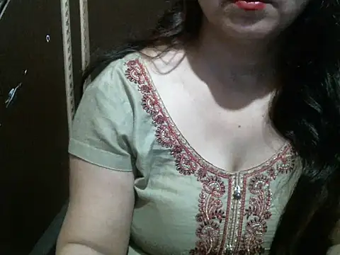 Snapshot of UrsMansi chatting on 10-13-25, 03:28 UrsMansi online show from 10-13-25, 03:28