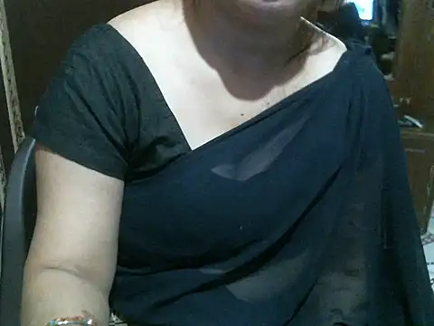 Snapshot of UrsMansi chatting on 10-14-25, 08:15 UrsMansi online show from 10-14-25, 08:15