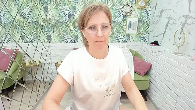 Paris Cherry online show from 11-28-25, 01:25