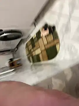 Snapshot of Love4sud chatting on 01-19-25, 04:04 Love4sud online show from 01-19-25, 04:04