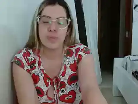 Snapshot of ashlymoon chatting on 01-07-25, 03:03 ashlymoon online show from 01-07-25, 03:03