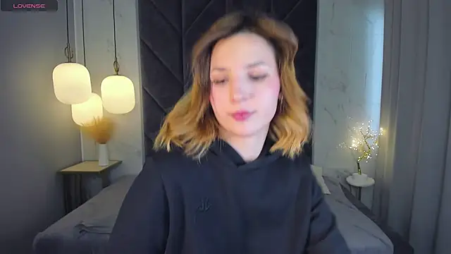 Snapshot of JaneGraceful chatting on 12-16-24, 09:35 JaneGraceful online show from 12-16-24, 09:35