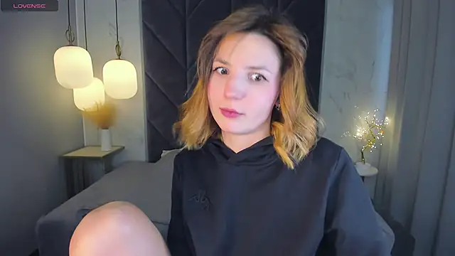 Snapshot of JaneGraceful chatting on 12-16-24, 12:38 JaneGraceful online show from 12-16-24, 12:38