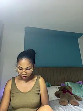 Snapshot of naya86 chatting on 05-28-26, 02:47 naya86 online show from 05-28-26, 02:47