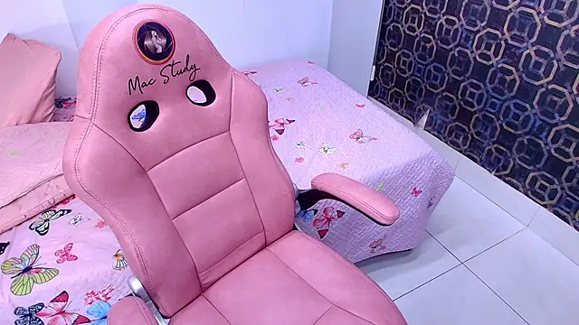Snapshot of sarakaisy chatting on 01-16-25, 11:58 sarakaisy online show from 01-16-25, 11:58