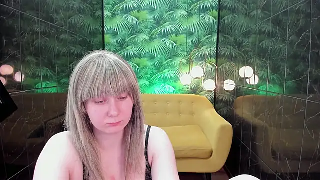 Snapshot of AlanaDreamy chatting on 01-12-25, 06:49 AlanaDreamy online show from 01-12-25, 06:49