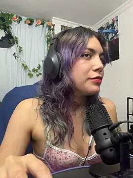 Snapshot of VaioletUwU chatting on 03-29-26, 02:33 VaioletUwU online show from 03-29-26, 02:33