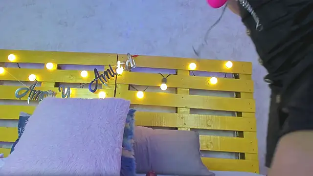 cristinapuerta  online show from 09-29-25, 10:53