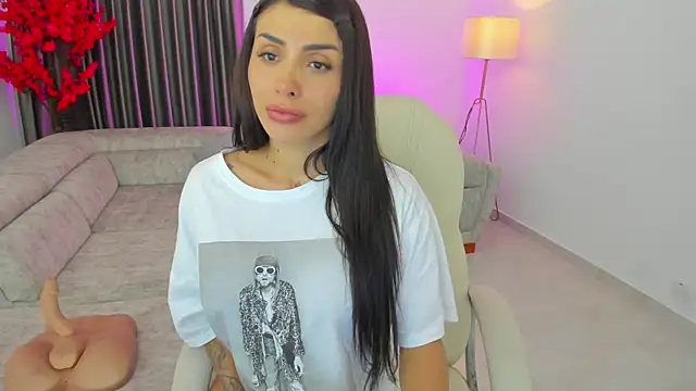 Snapshot of Sarah_Stone_ chatting on 01-12-25, 01:32 Sarah Stone  online show from 01-12-25, 01:32