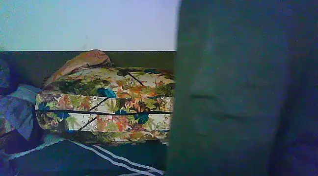 Snapshot of Vbestshow chatting on 02-14-25, 10:04 Vbestshow online show from 02-14-25, 10:04
