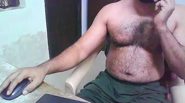 Snapshot of Vbestshow chatting on 02-17-25, 11:13 Vbestshow online show from 02-17-25, 11:13