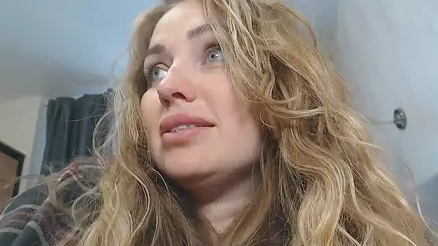 xxkristinaxx online show from 04-10-26, 12:32