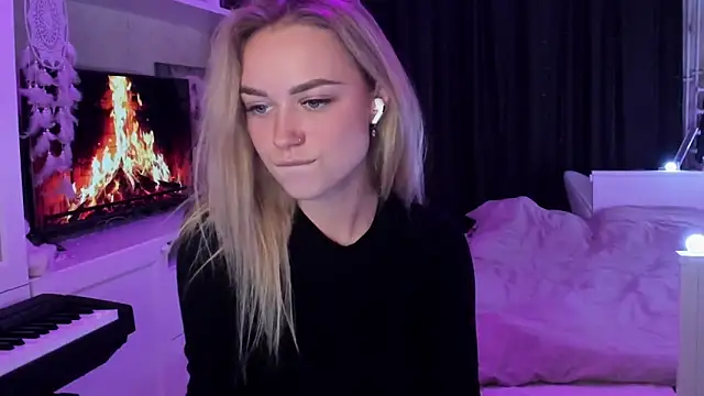 MaryDreaminess online show from 11-21-25, 04:33