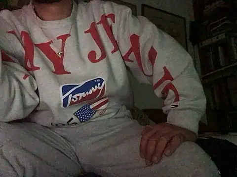 Snapshot of fuckerplayer1 chatting on 02-14-26, 01:13 fuckerplayer1 online show from 02-14-26, 01:13