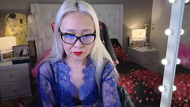 RoxalanaStar online show from 01-31-26, 11:25