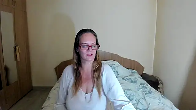 Snapshot of HardWildNipples chatting on 10-12-25, 04:17 HardWildNipples online show from 10-12-25, 04:17