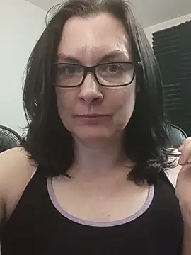 DesreRose online show from 05-12-26, 01:03