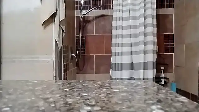 Snapshot of ThickDMatty@xh chatting on 12-17-24, 06:24 ThickDMattyxh online show from 12-17-24, 06:24