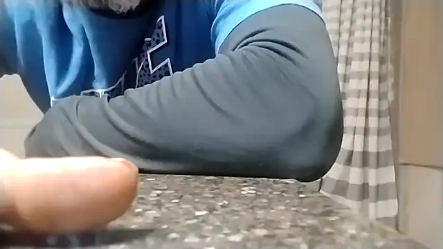 Snapshot of ThickDMatty@xh chatting on 01-17-25, 04:49 ThickDMattyxh online show from 01-17-25, 04:49