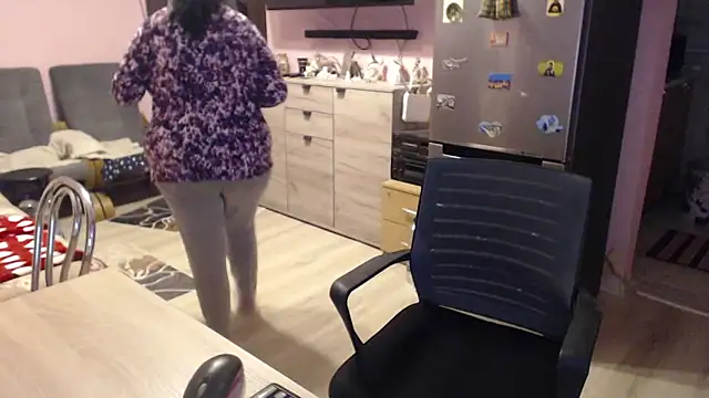 BustyLadyAlma online show from 10-30-25, 05:53