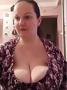 BustyLadyAlma online show from 02-01-26, 06:12