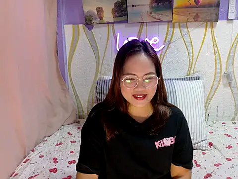 BURBERRY69 online show from 02-09-26, 12:58