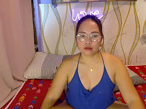 BURBERRY69 online show from 03-08-26, 11:19