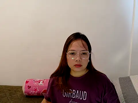 BURBERRY69 online show from 04-23-26, 01:07