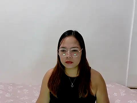 BURBERRY69 online show from 06-01-26, 11:01